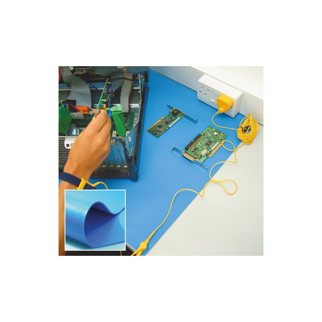 BENCHSTAT ESD al&aacute;t&eacute;t k&eacute;k 0,6mx1,2m